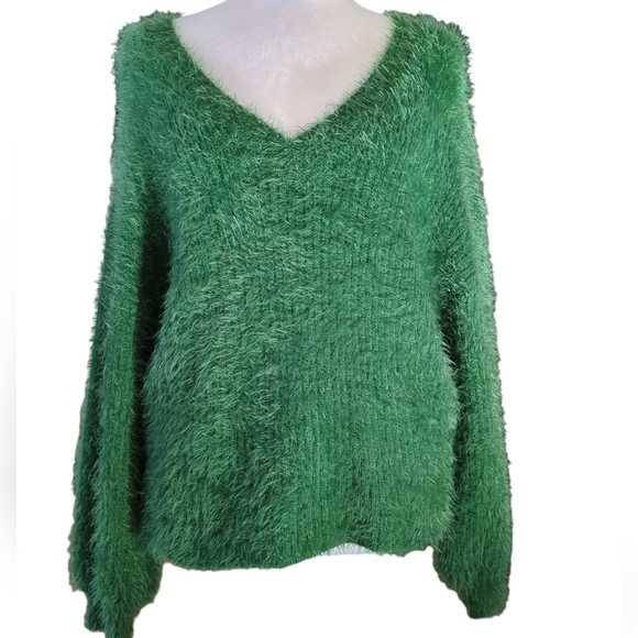 Etiquette Clothiers Sweaters - Etiquette Fuzzy sweater color green size S/M